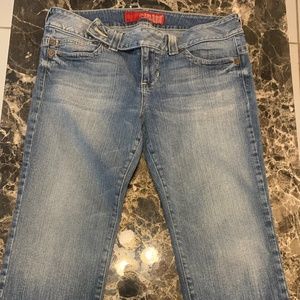 GUESS JEAN CAPRI JEANS SIZE 31
